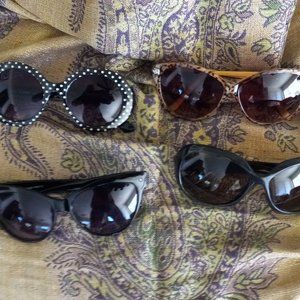 Lot of 4 adorable sunglasses - Chico, Steve Madden & more!